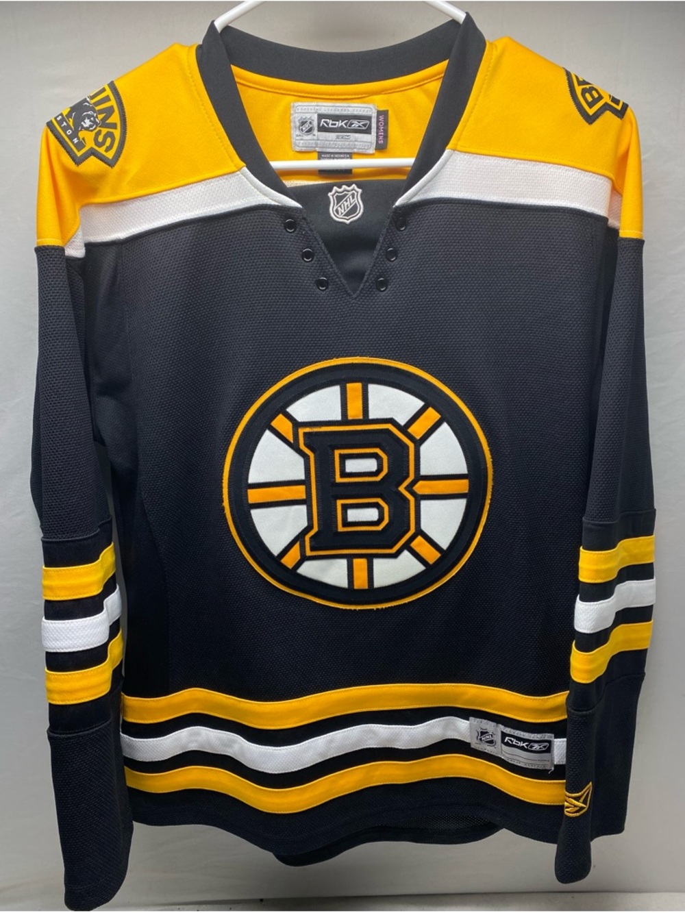 Reebok NHL Boston Bruins Authentic Licensed Jersey Stitched Vintage Woman's M